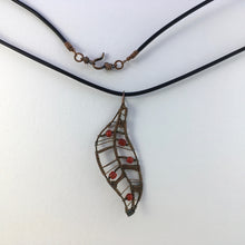 Load image into Gallery viewer, fallen leaf