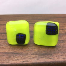 Load image into Gallery viewer, green squared
