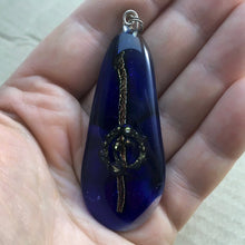 Load image into Gallery viewer, blue teardrop
