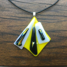 Load image into Gallery viewer, yellow spray
