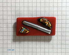 Load image into Gallery viewer, red divided
