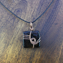 Load image into Gallery viewer, brown square
